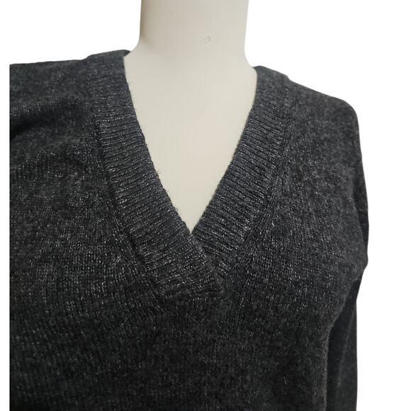 NWT Abercrombie & Fitch Wool Blend Sweater Womens Small V-Neck Long Sleeve - Picture 2 of 10
